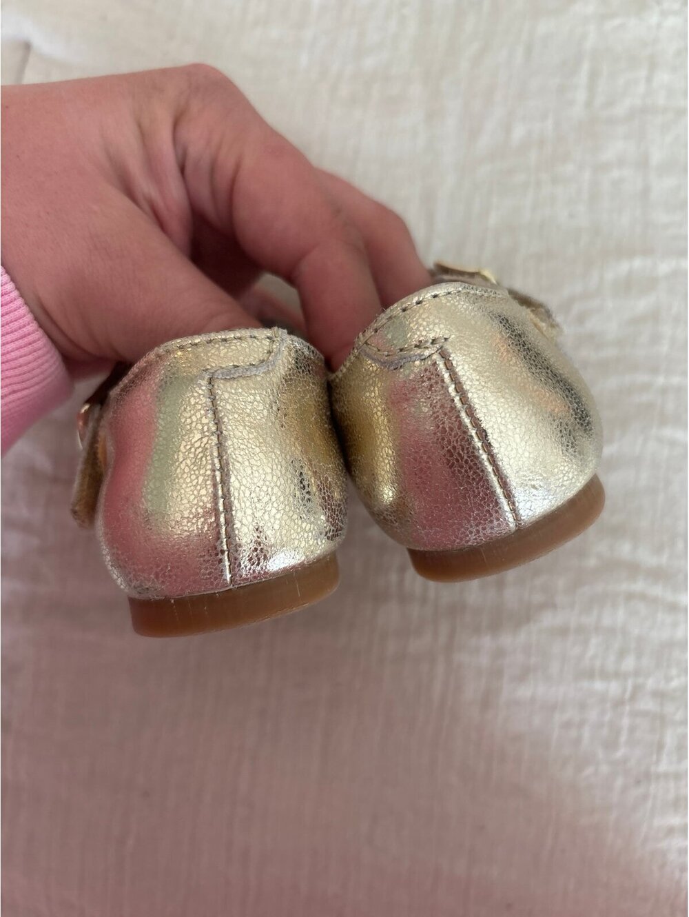 Lamour girls gold shoes 6c - Picture 4 of 7